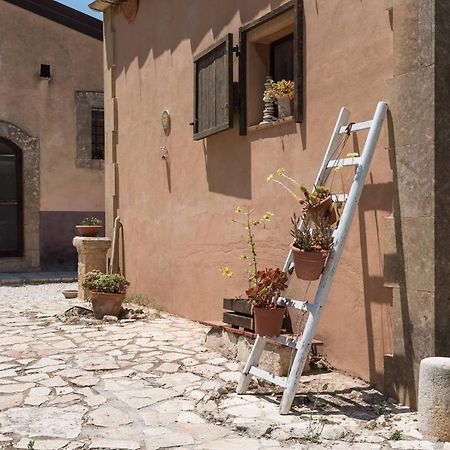 Agriturismo Terra Di Pace 노토 외부 사진