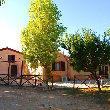 Agriturismo Terra Di Pace 노토 외부 사진