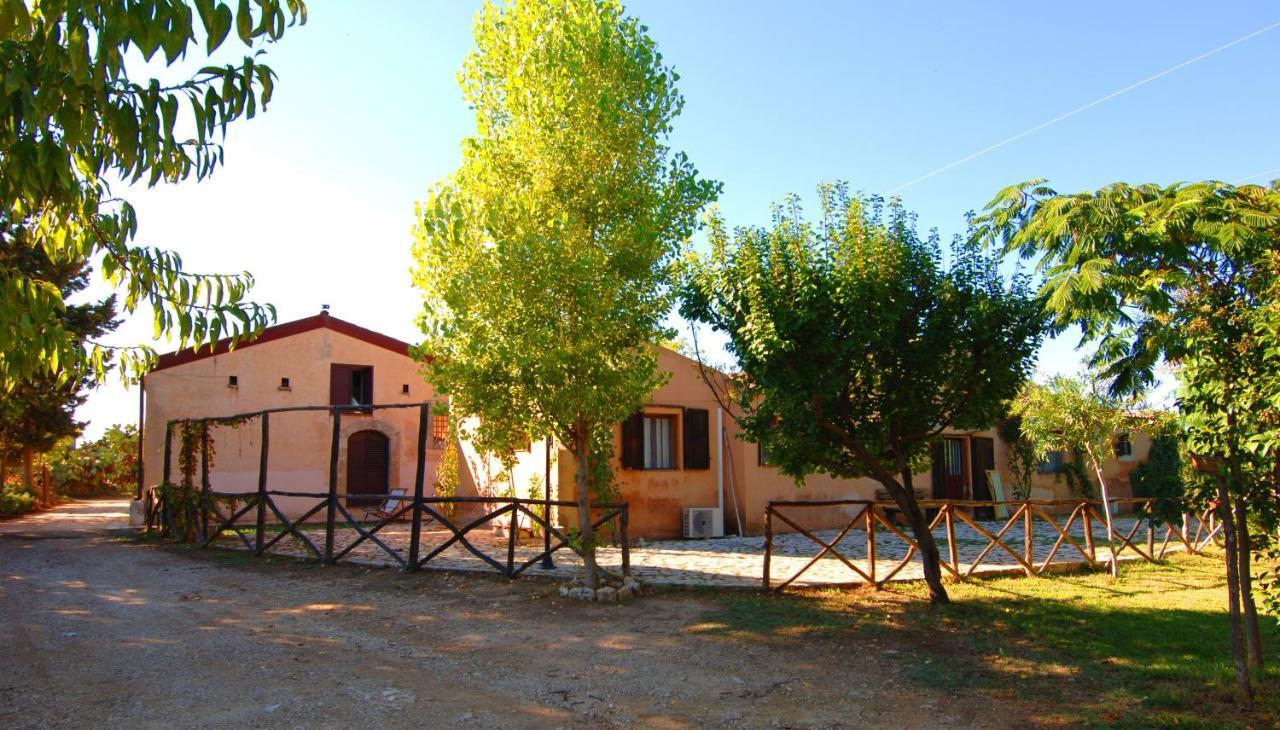 Agriturismo Terra Di Pace 노토 외부 사진