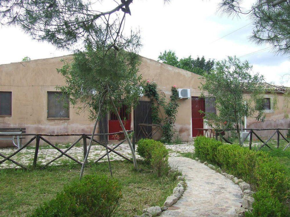 Agriturismo Terra Di Pace 노토 외부 사진